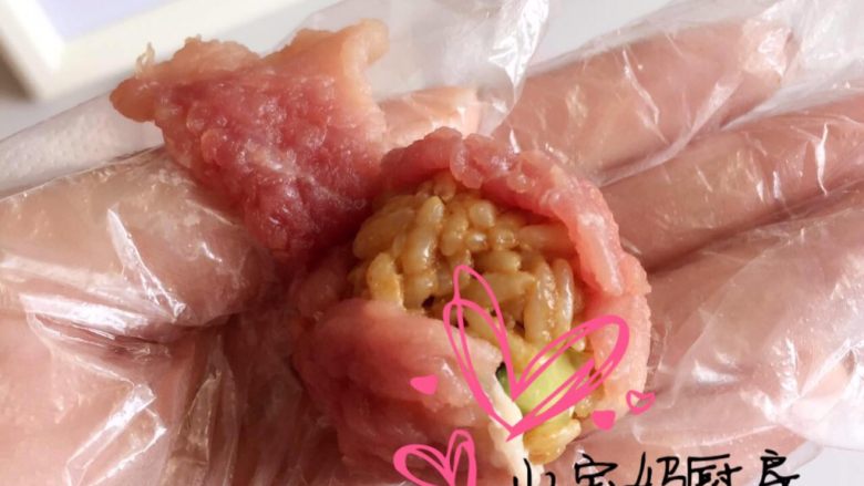 里脊肉包饭,<a style='color:red;display:inline-block;' href='/shicai/ 4430'>里脊肉</a>切片包成饭团