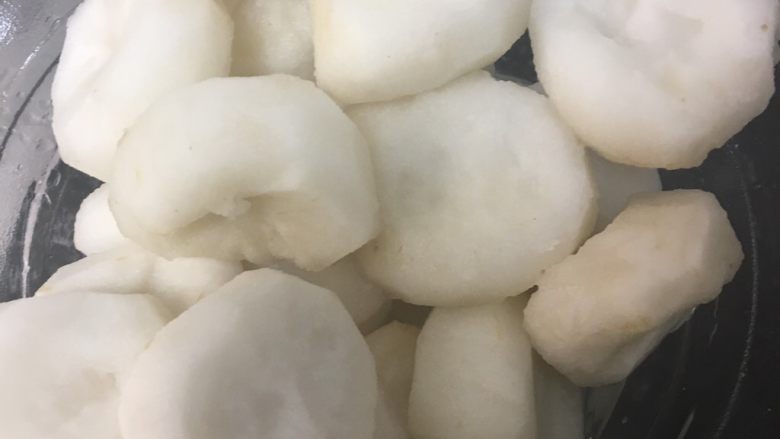 家常版肉圆,<a style='color:red;display:inline-block;' href='/shicai/ 2646'><a style='color:red;display:inline-block;' href='/shicai/ 2646'>马蹄</a></a>可以根据自己的喜好增减........