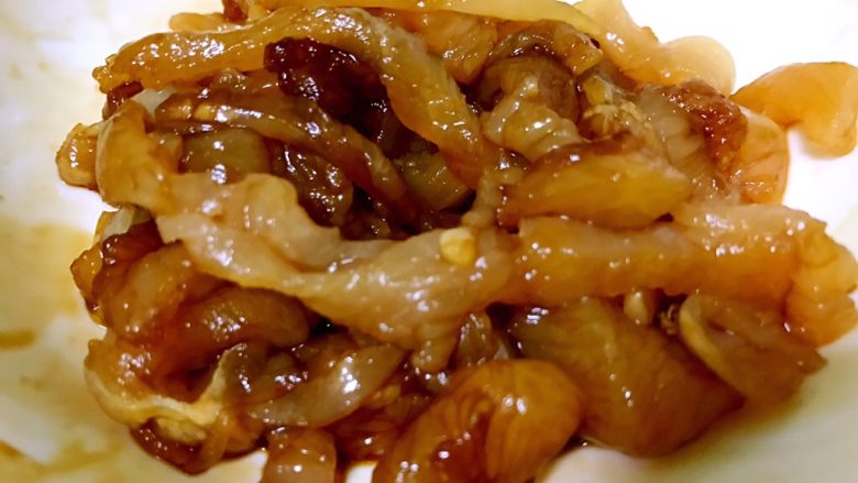 意大利面原来可以这样做,简单、营养、美味,煮面条的时候<a style='color:red;display:inline-block;' href='/shicai/ 94'>鸡肉</a>切条加老抽码味。