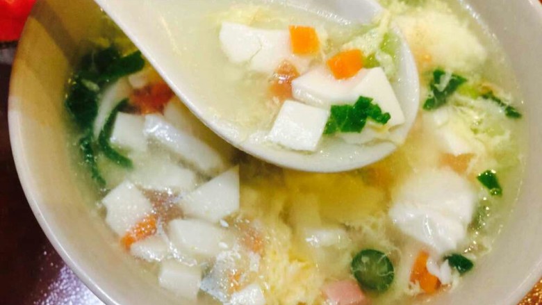 早餐，波萨,豆腐蔬菜汤