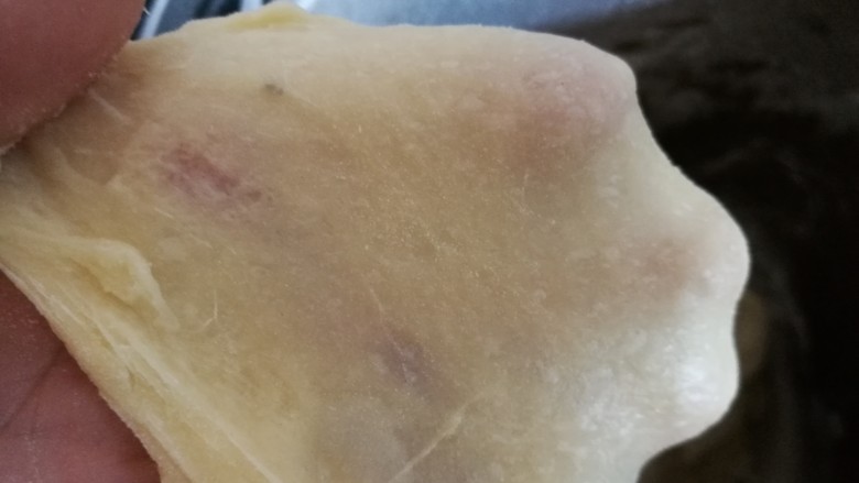 圣女果披萨,后油法揉出手套膜,然后直接放在面包桶发酵2.5倍大
