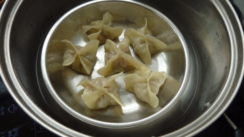 苦瓜饺子,蒸10分钟左右,即成