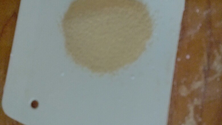 奶香大花卷,,准备3克酵母,