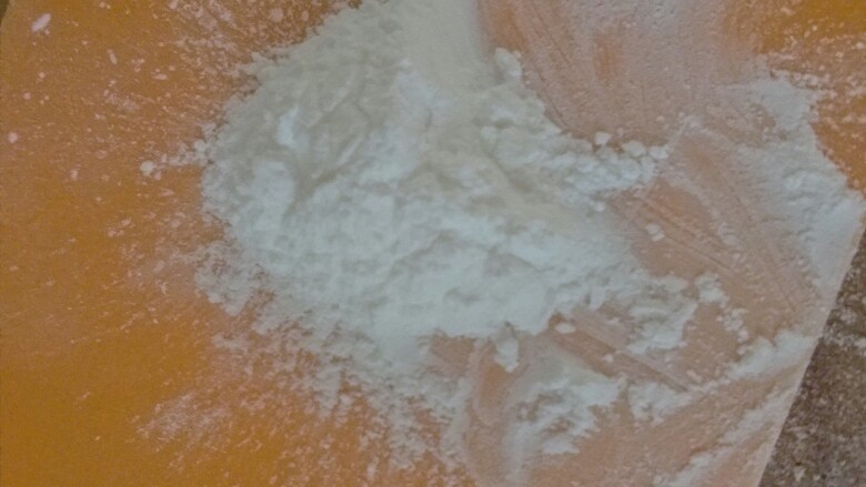 奶香大花卷,,准备3克泡打粉,