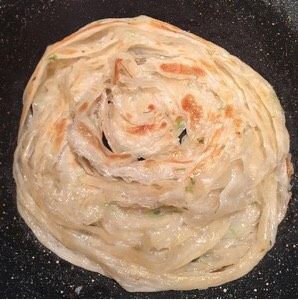快手葱油饼,装盘吃吧,瞬间被消灭