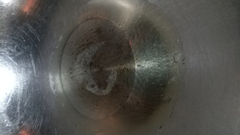 吃完还想吃的糖醋排骨,热锅放少许油,不用放太多