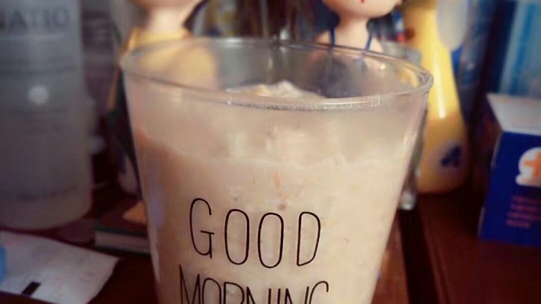 牛奶燕麦片,可爱😊的小人偶