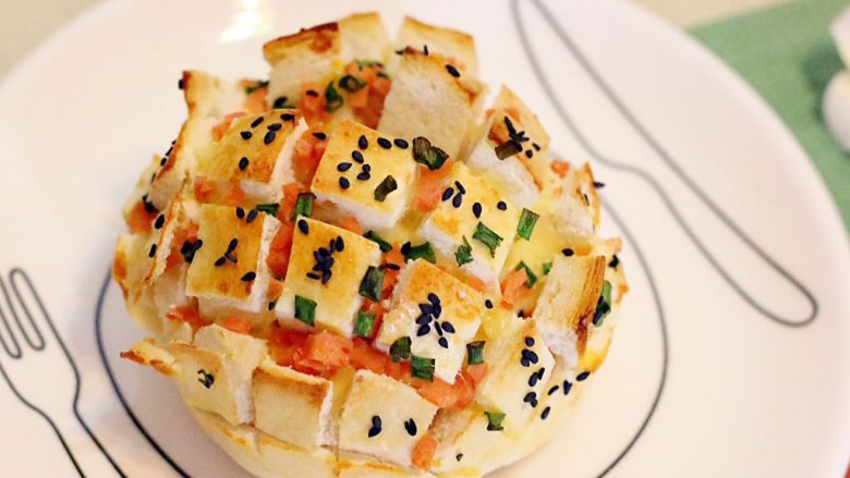 香脆芝士馒头,烤完出炉稍放凉后即可食用。