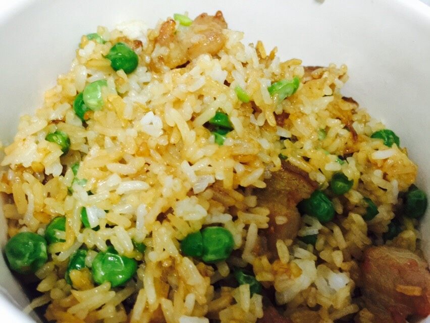 豌豆五花肉炒饭