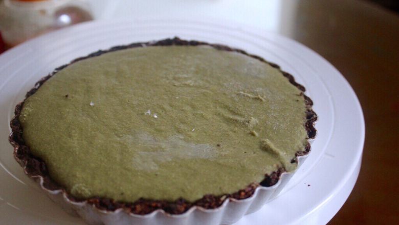 抹茶草莓挞(Matcha Strawberry Tart),可以用手摸的时候，把它取出来