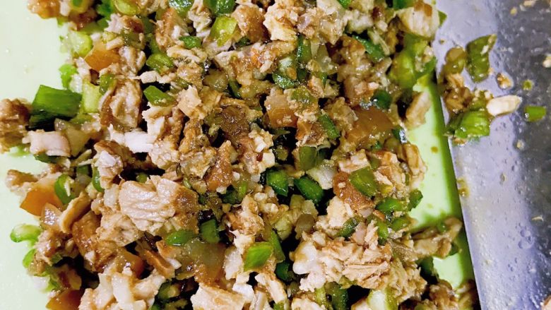 肉夹馍(居家版),剁到自己喜欢的大小