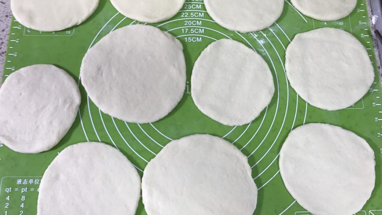 肉夹馍(居家版),边擀遍醒面这样能发的更好