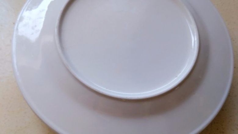 蛤蜊蒸蛋(内涵适合宝宝的吃法),手边有熟玉米粒,顺便放了些,没有就不用放了