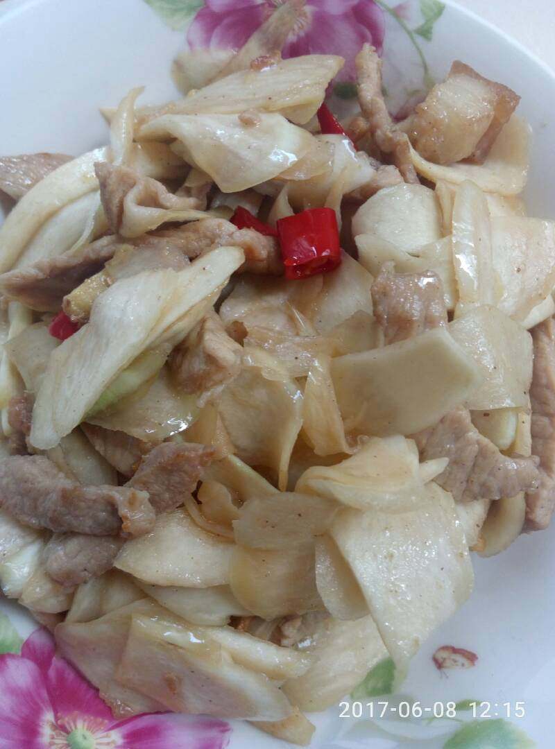 小陀螺的农家味小炒茭白