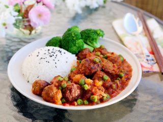 茄汁牛肉丸子烩饭