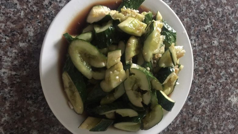 酱黄瓜🥒,                 放至5分钟 即可食用