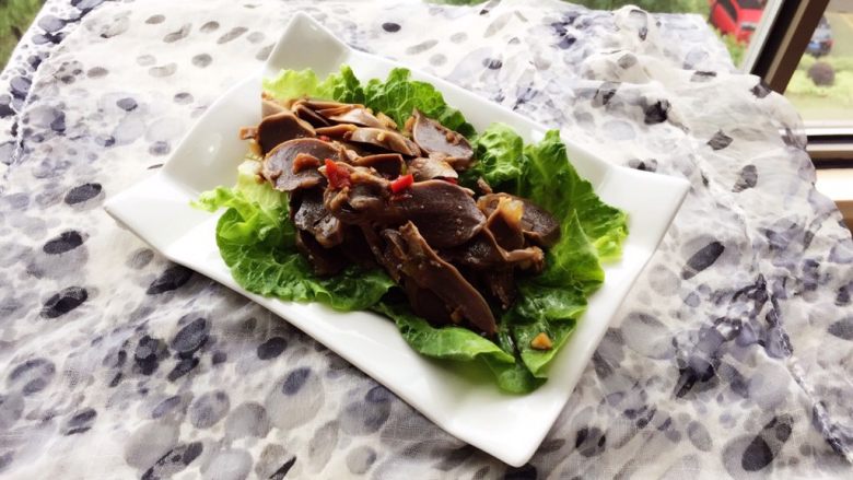 凉拌鸭胗(酸辣味),成品图。