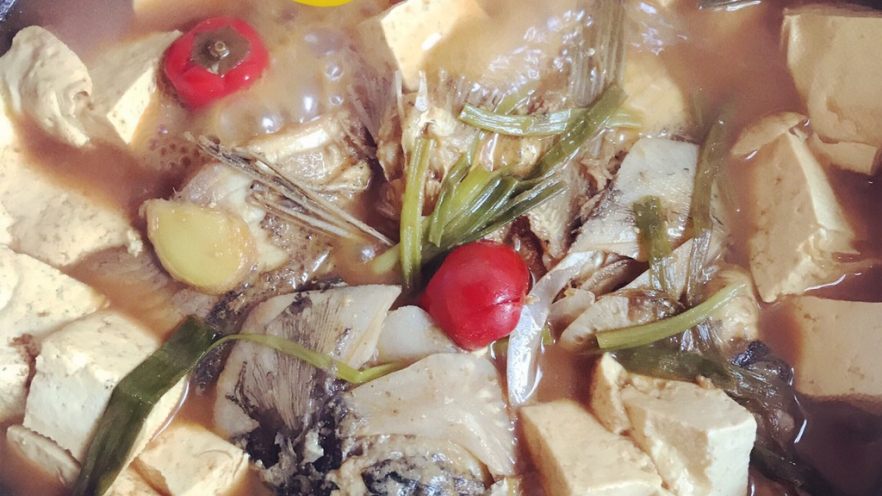 鱼头炖老豆腐