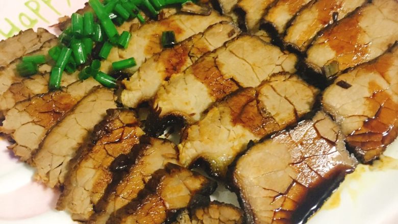 酱香牛肉,装盘开吃,感觉棒棒哒(有没有流口水呢)