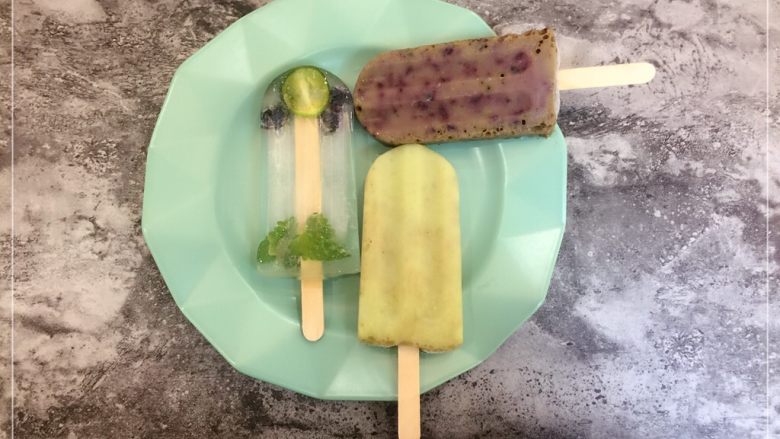 水果棒冰,上盘,反正超好吃。不过我认为,这个果汁要过滤下再放入模具比较好,口感会细腻,