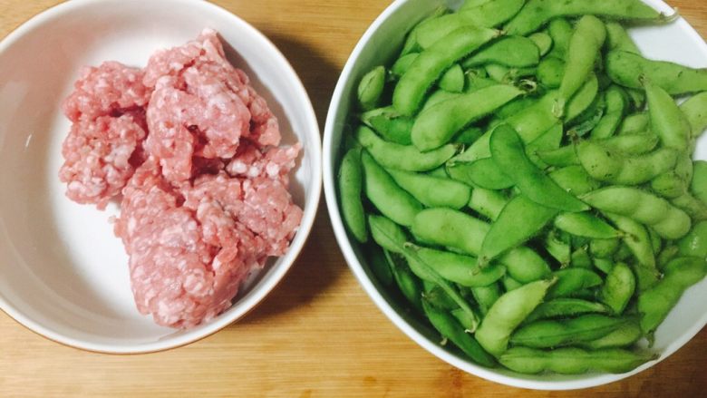 雪菜毛豆炒肉沫,毛豆一斤,猪肉沫准备好,可以买<a style='color:red;display:inline-block;' href='/shicai/ 11224'>猪里脊</a>回来自己剁,上班族来不及可以直接买现成的