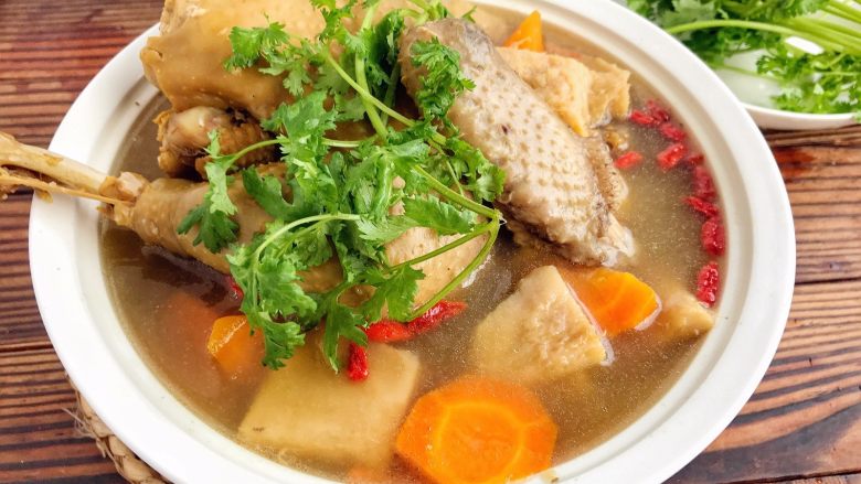 榴莲壳炖鸡,煲好的榴莲瓤,也是极其粉糯好吃的~