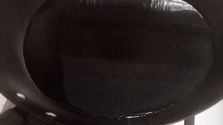 孜然羊排,烧一锅水,量要能刚刚没过羊排