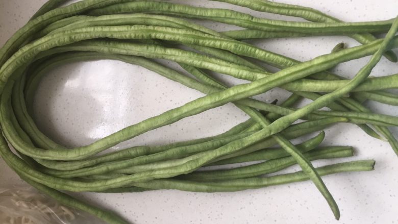 超级下饭的豆角焖饭,爱吃面食的北方人不容错过,准备食材,<a style='color:red;display:inline-block;' href='/shicai/ 3639'>豆角</a>,爱吃的话可以多放点
