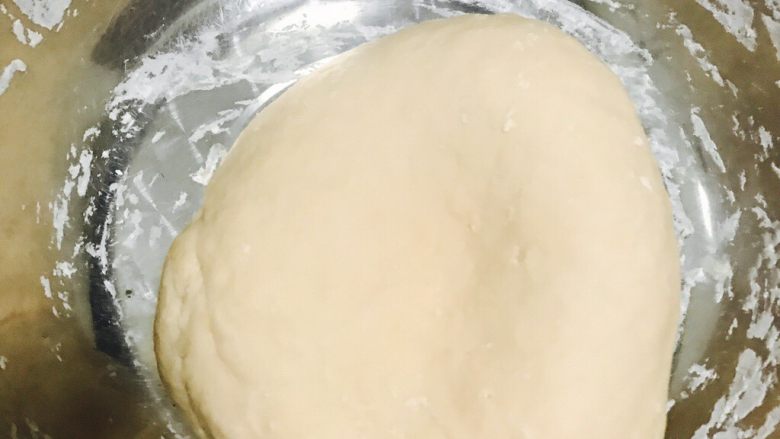 婴儿牛肉饺子,面粉团