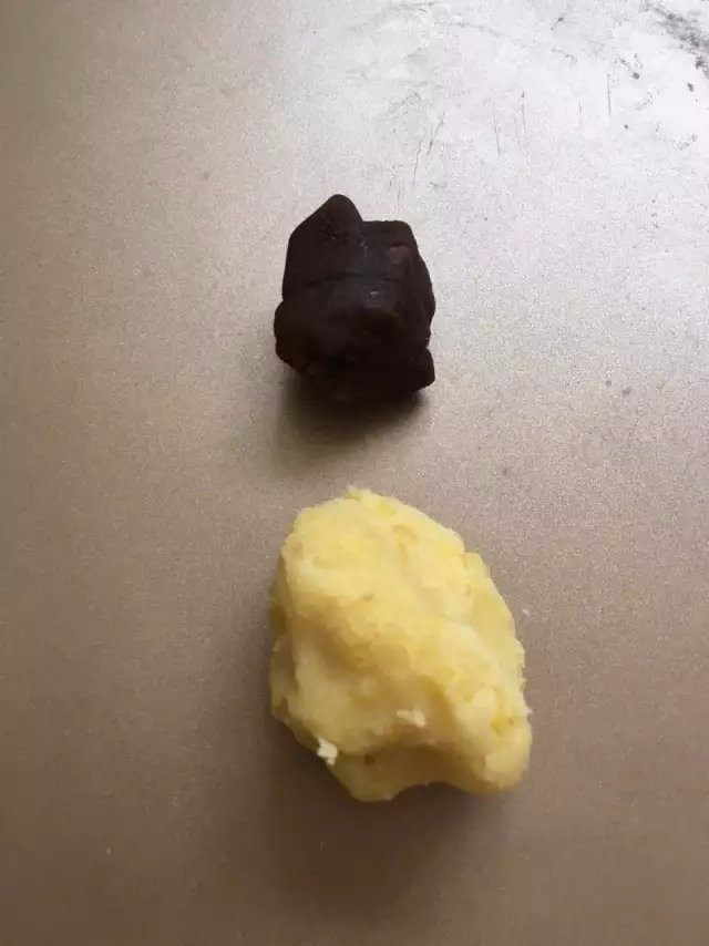 【自制绿豆糕】入口即化的夏日小点,豆沙和绿豆泥的比例为1:2,做30克的绿豆糕,豆沙10g