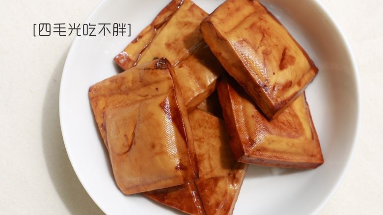 家常卤味拼盘,买好的<a style='color:red;display:inline-block;' href='/shicai/ 5879'>豆干</a>备用;