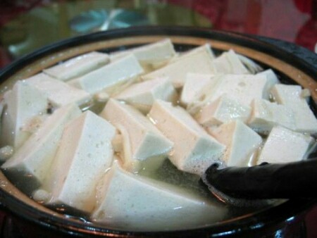 川味豆腐鱼,豆腐进开水烫下,可以去掉苦味。忘记拍照了,网上图片用下。
