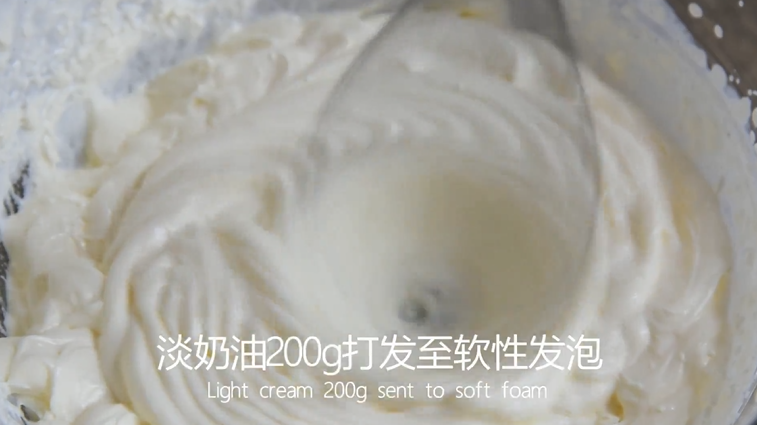 料理达人教你自制小梦龙,父亲节最in的小,淡奶油200g打发至软性发泡