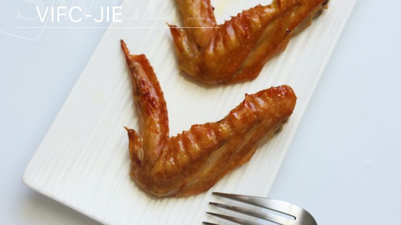 嫩烤鸡翅,欣赏成品图