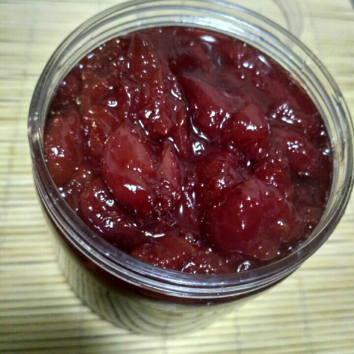 樱桃夹饼,冷却后装瓶子里,放冰箱冷藏保存
