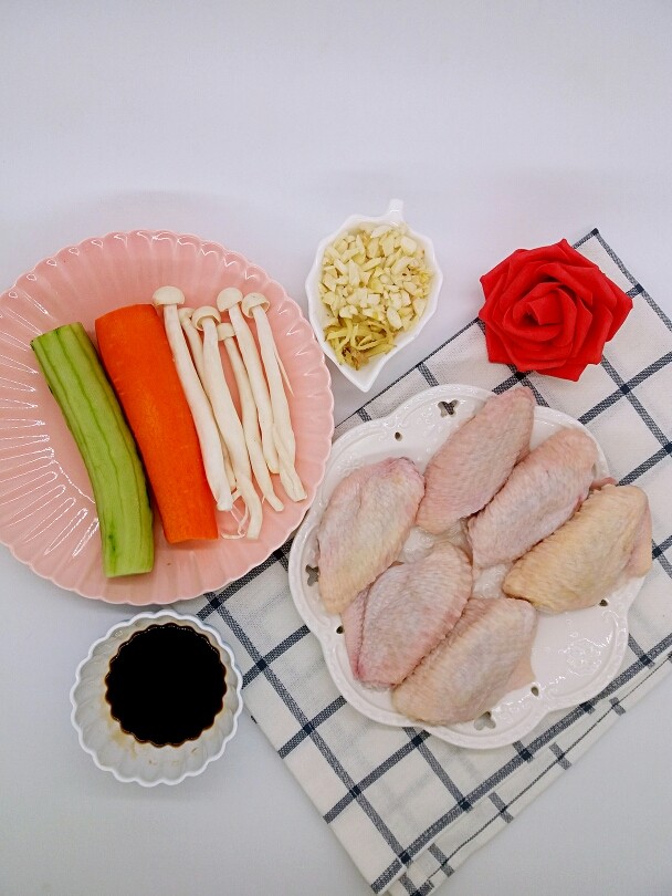 杂蔬酿鸡翅,所有食材洗净,待用