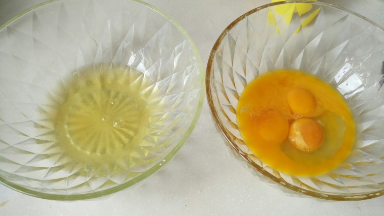 奶油蛋糕,蛋清,蛋黄分离