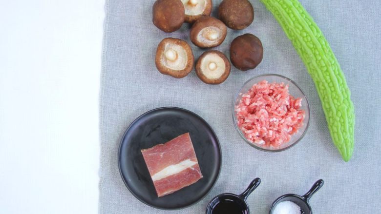 2种苦瓜的吃法 ,材料准备(苦瓜酿肉)