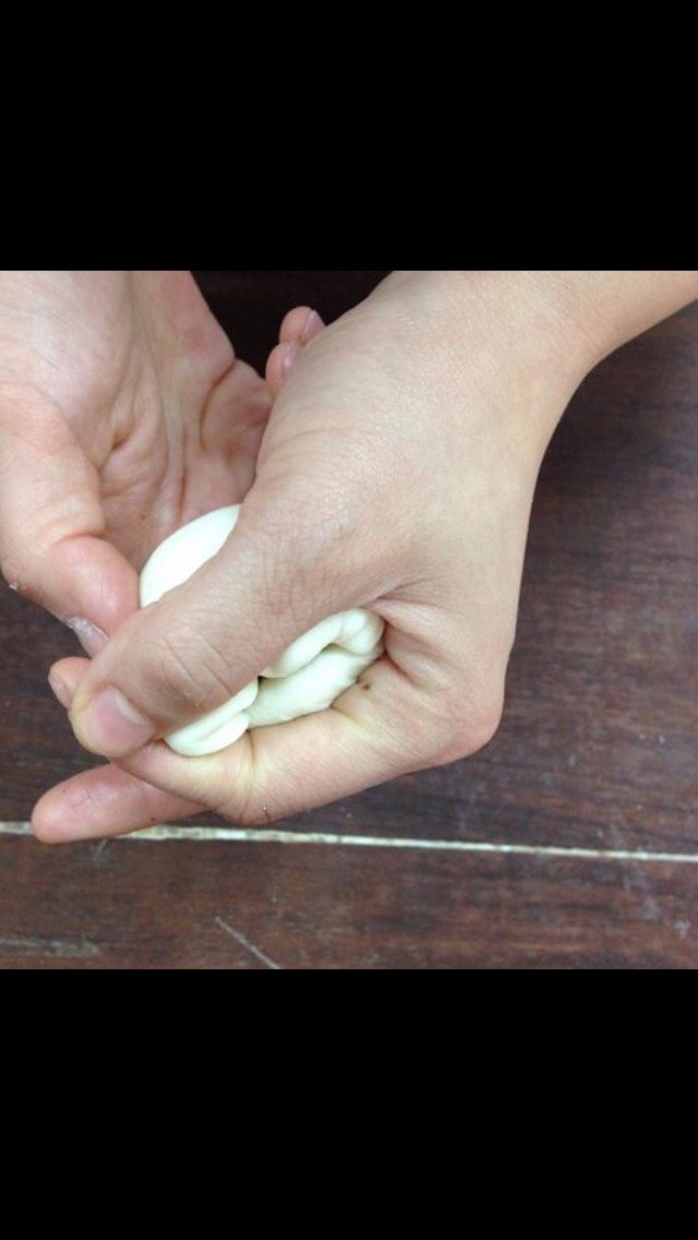黄桥烧饼制作,包入馅心