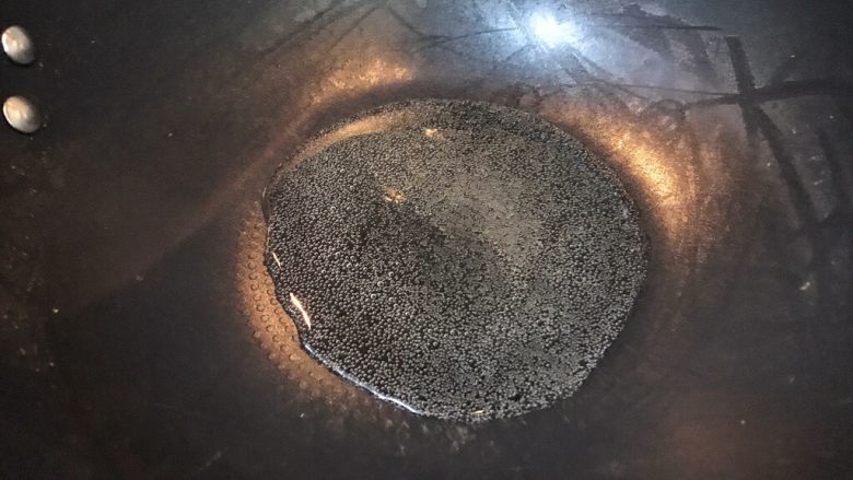 超满足便当(7),锅内加入少许油