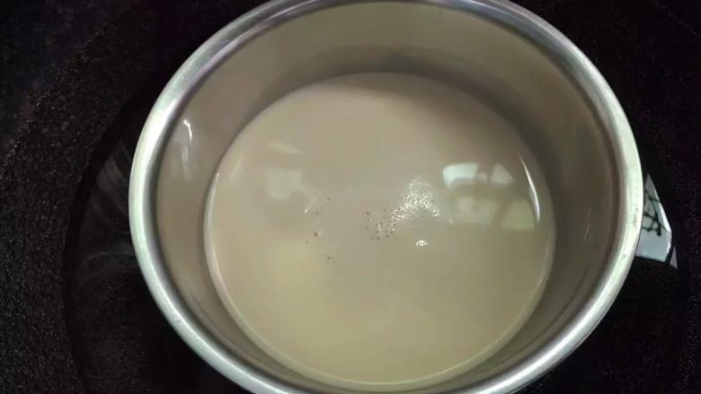 正宗港式絲襪奶茶,隔熱水加熱淡奶 溫熱即可 不要太高溫!