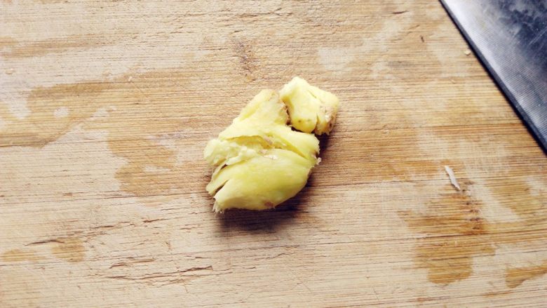 凉拌杏鲍菇 ,切姜片,切成细丝(这个调料,看个人喜好吧)