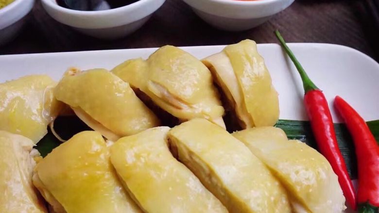 海南雞飯,*印尼甜醬gezamanis(沾料) 這是印尼的一種甜醬 很適合沾這個雞來吃 我在香港印尼店買的 一般印尼商店都有賣 淘寶也有很多不同的品牌 實在買不到也沒關係 可以搭上面另外兩種醬來吃!