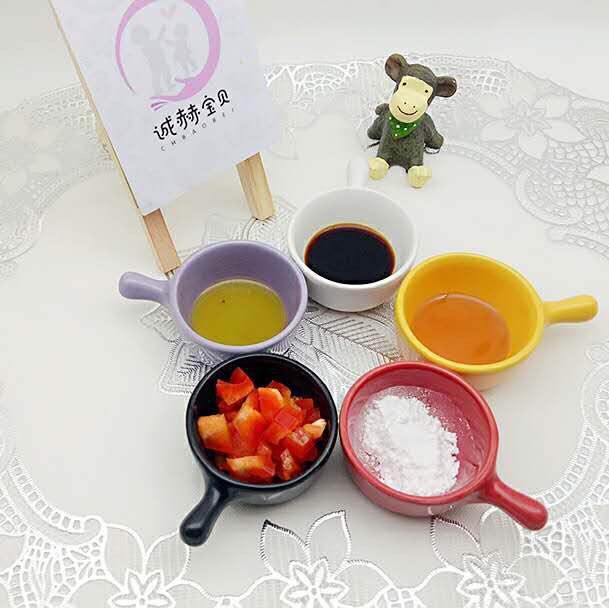 鲜虾丝瓜盅,调味品,彩椒、黑芝麻亚麻籽油、淀粉,宝宝酱油