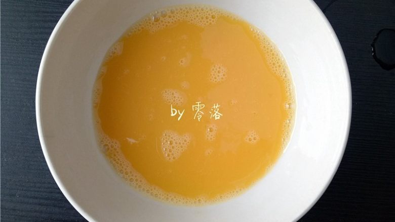 白菜酱油面,搅拌均匀;备用;