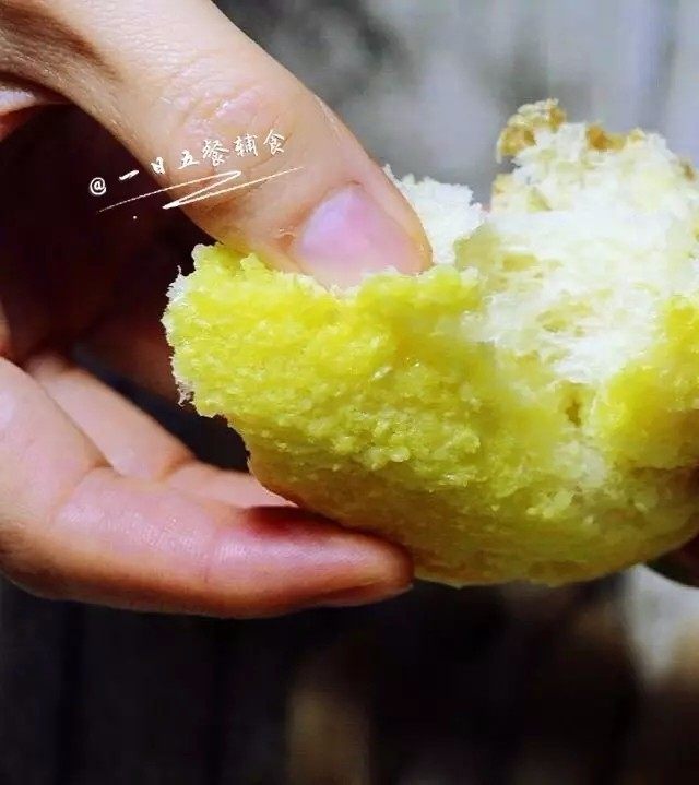 心形椰蓉面包, 拉丝很好~~~冷却后立马密封保存!