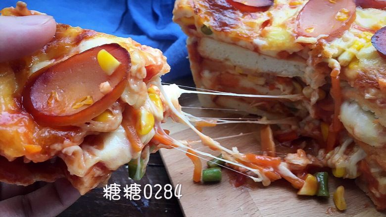 披萨蛋糕,一层一层,满满的拉丝,满满的肉肉……超赞哦……
