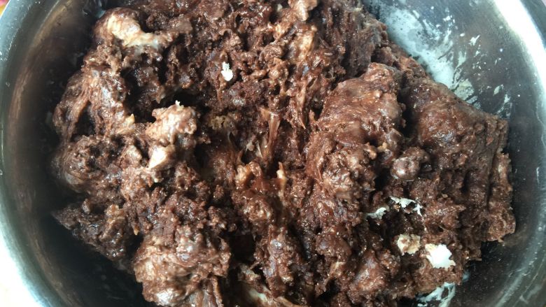 香肠软欧串串,和主面团的所有材料混合(黄油除外),冷藏15分钟使面团充分湿润