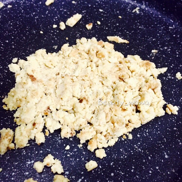 奶香浓郁西兰花汤
换一种吃法吃西兰花
,待表面金黄关火,制成油炒面备用。