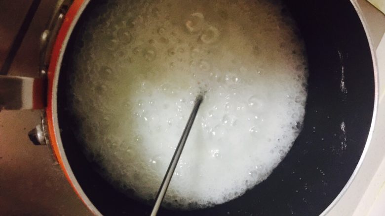 冰雪奇缘女王系【意式奶油霜】
,水,糖混合 煮至118度